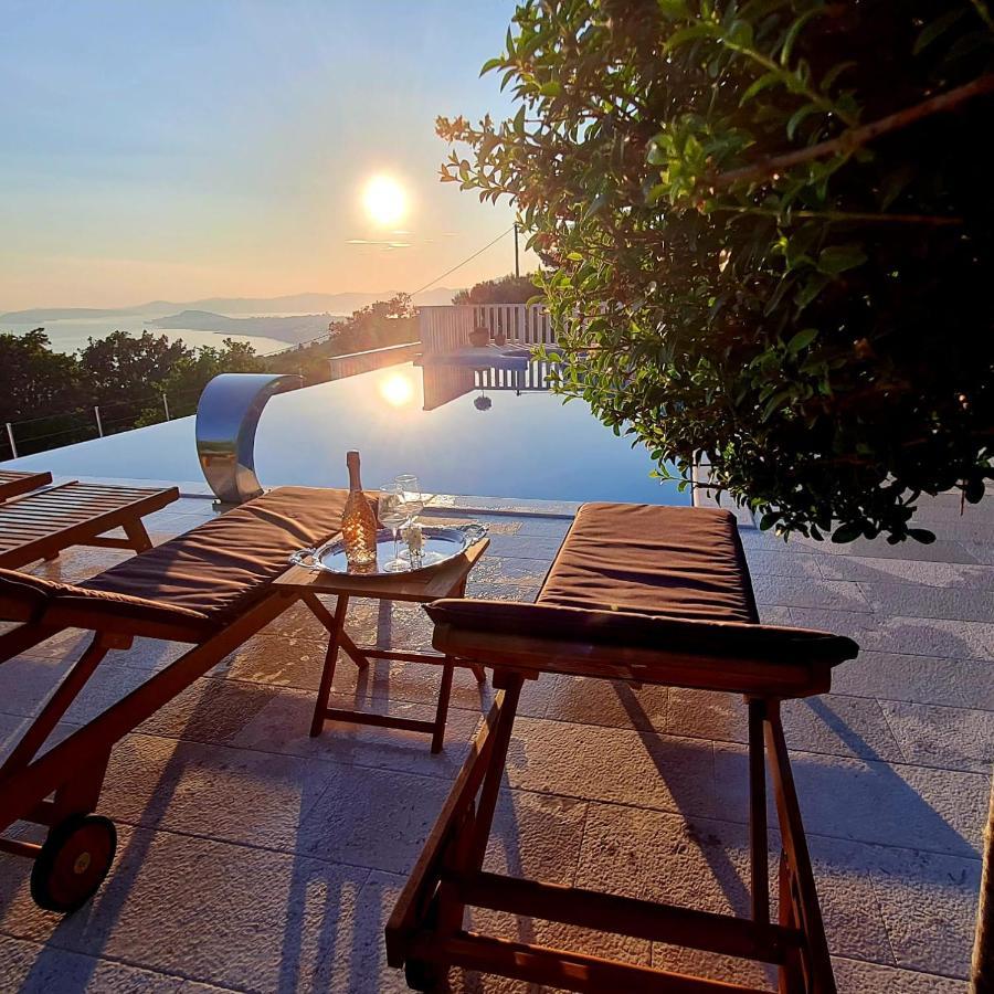 Sea View Luxury Apart Hotel Villa Conte With Swiming Pool And Romantic Spa Podstrana Eksteriør billede