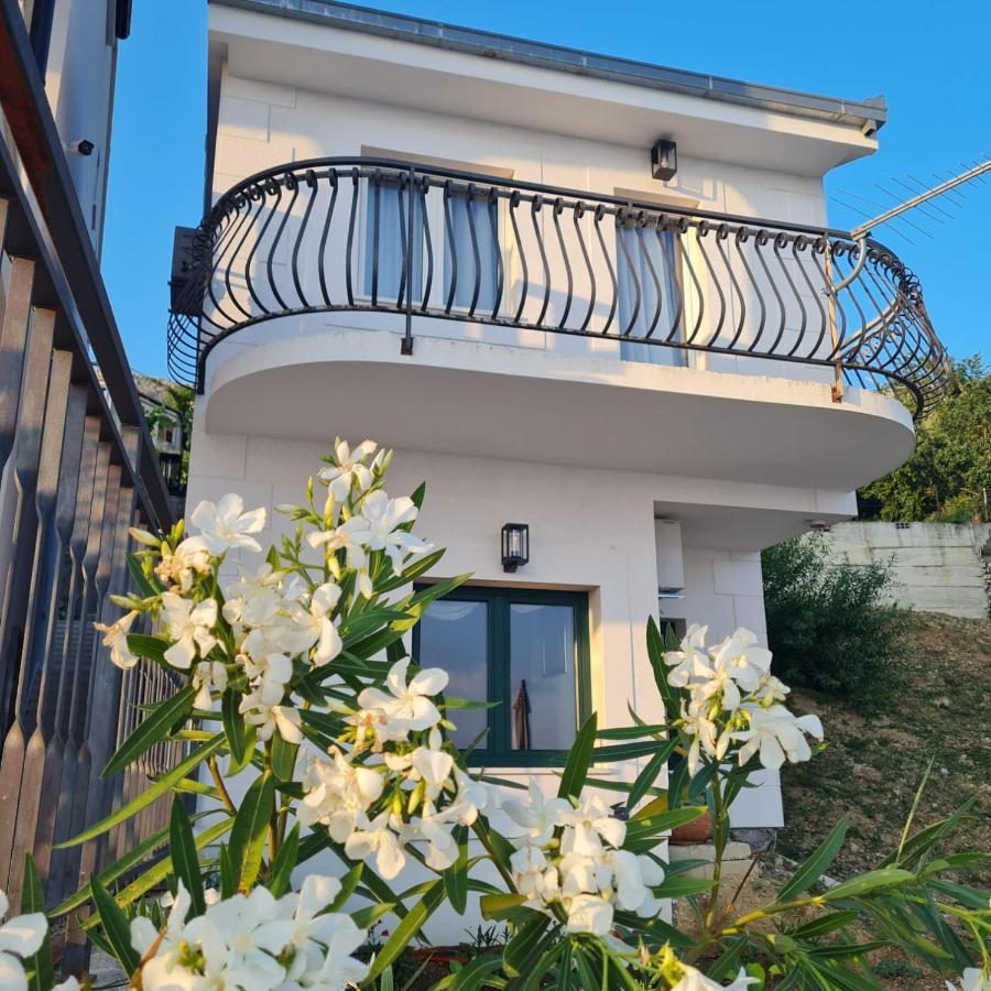 Sea View Luxury Apart Hotel Villa Conte With Swiming Pool And Romantic Spa Podstrana Eksteriør billede