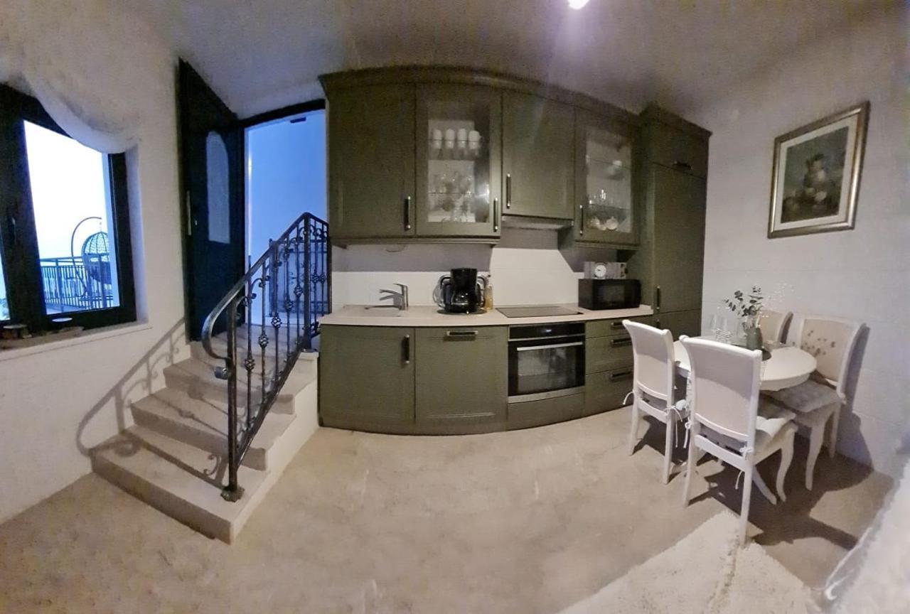 Sea View Luxury Apart Hotel Villa Conte With Swiming Pool And Romantic Spa Podstrana Eksteriør billede