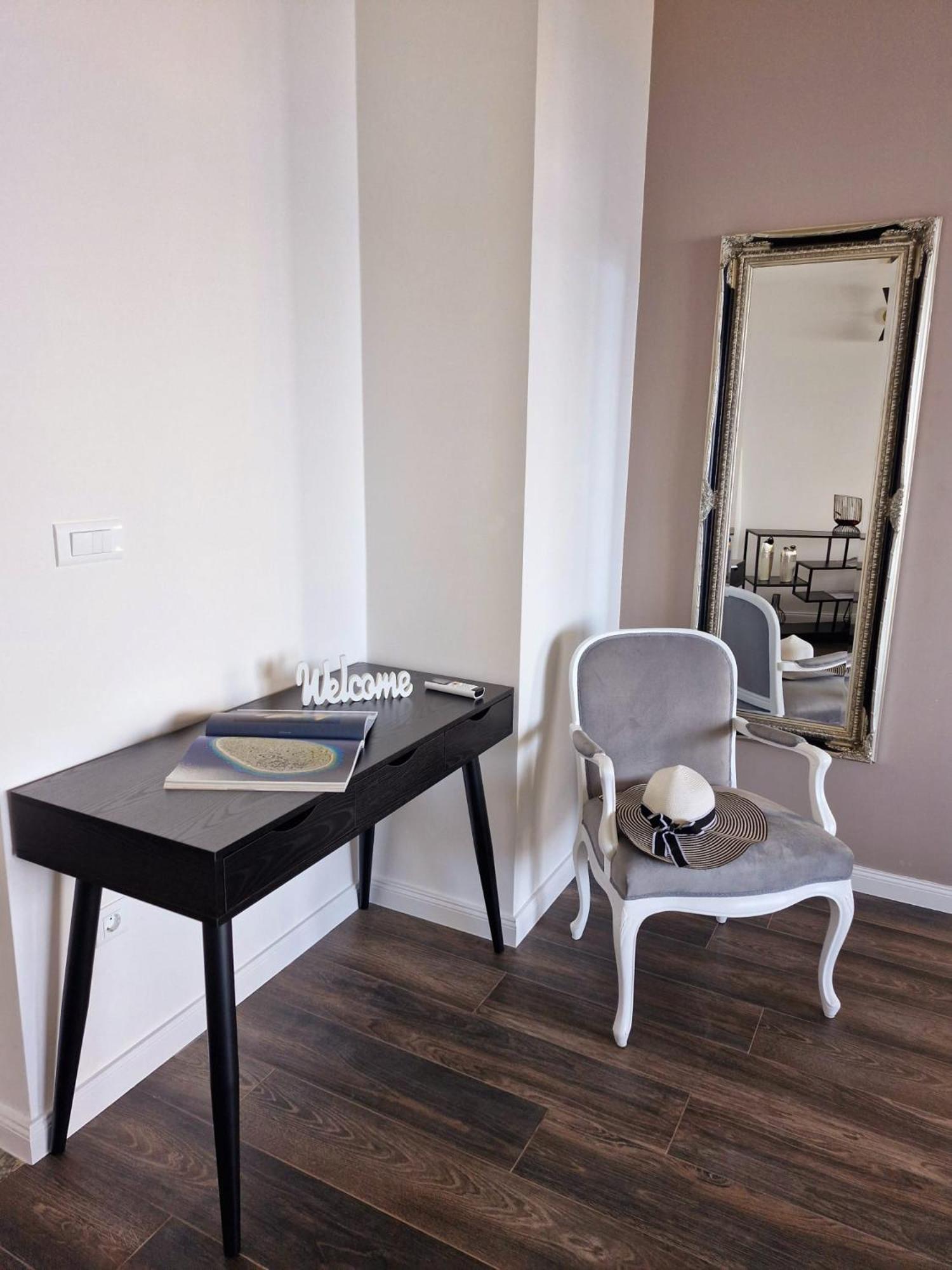 Sea View Luxury Apart Hotel Villa Conte With Swiming Pool And Romantic Spa Podstrana Eksteriør billede