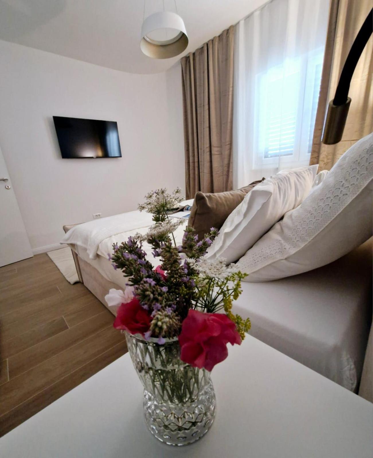 Sea View Luxury Apart Hotel Villa Conte With Swiming Pool And Romantic Spa Podstrana Eksteriør billede
